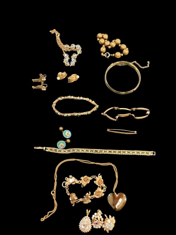 Collected Group Gold Filled Jewelry (1 of 6)