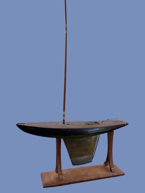 Vintage Ships Model or Pond Boat (1 of 1)