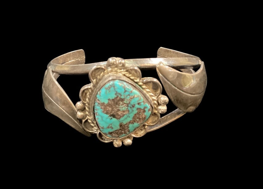 Navajo Cuff Bracelet (1 of 1)