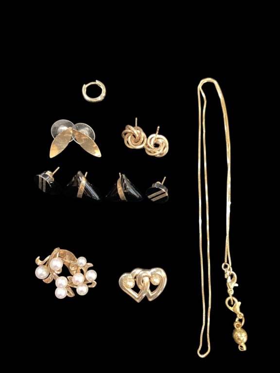 Small Group Unmarked Gold or Style Jewelry: Fine link 20 inch chain, with double clasp, double heart small brooch with pearl style sets, pair small love knot earrings, gold leaf earrings, single gold tone post clip earring with pearl style sets