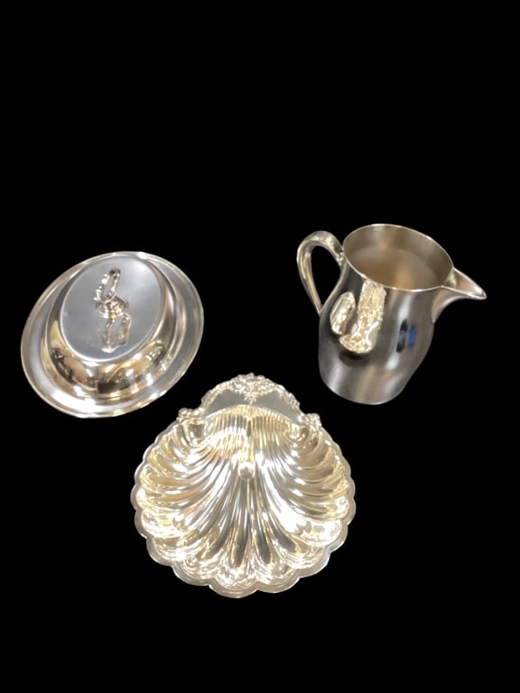 Silver Plate Table Articles (1 of 1)