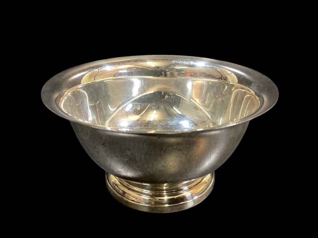 Sterling Silver Bowl: By Poole, lovely reproduction Paul Revere bowl, 6 inch diameter. ( 7.63 ozt approximately)