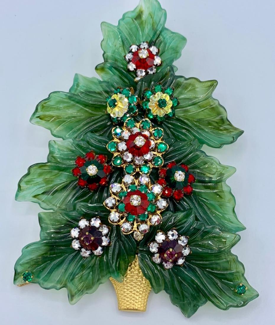 STANLEY HAGLER N.Y.C. CHRISTMAS BROOCH (1 of 4)
