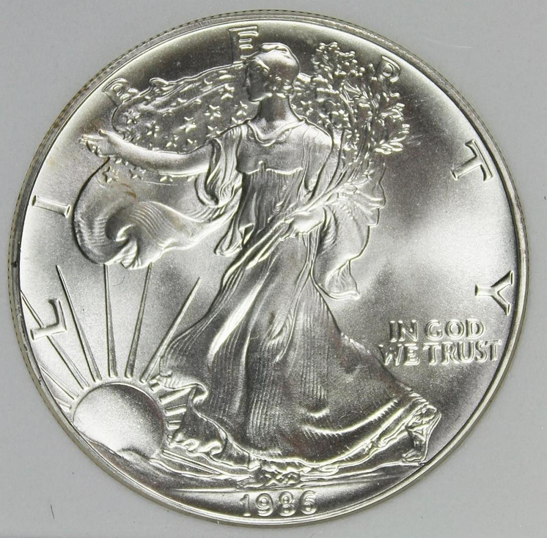 1986 AMERICAN SILVER EAGLE (1 of 4)