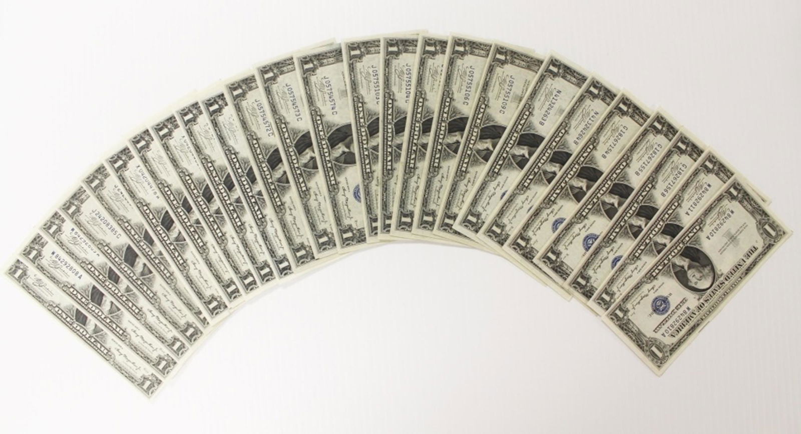 25 PIECES 1935-A $1.00 SILVER CERTIFICATES (1 of 3)