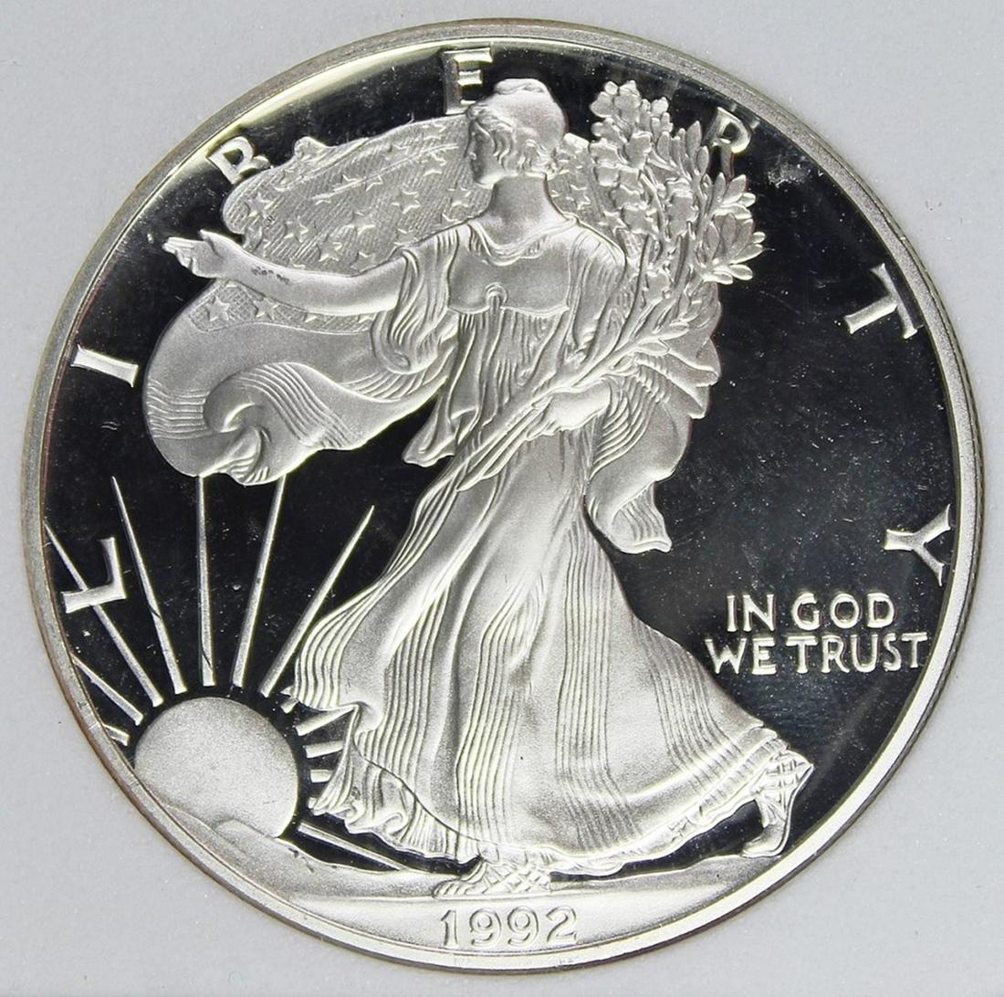 1992 AMERICAN SILVER EAGLE (1 of 4)