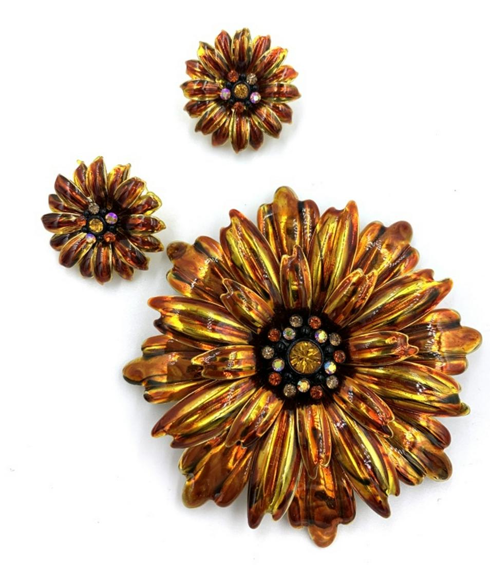 JOAN RIVERS  FLOWER PIN AND EARRINGS (1 of 1)
