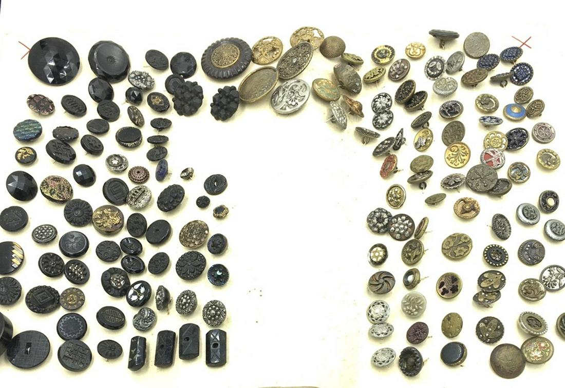ANTIQUE AND VINTAGE BUTTON COLLECTION (1 of 1)