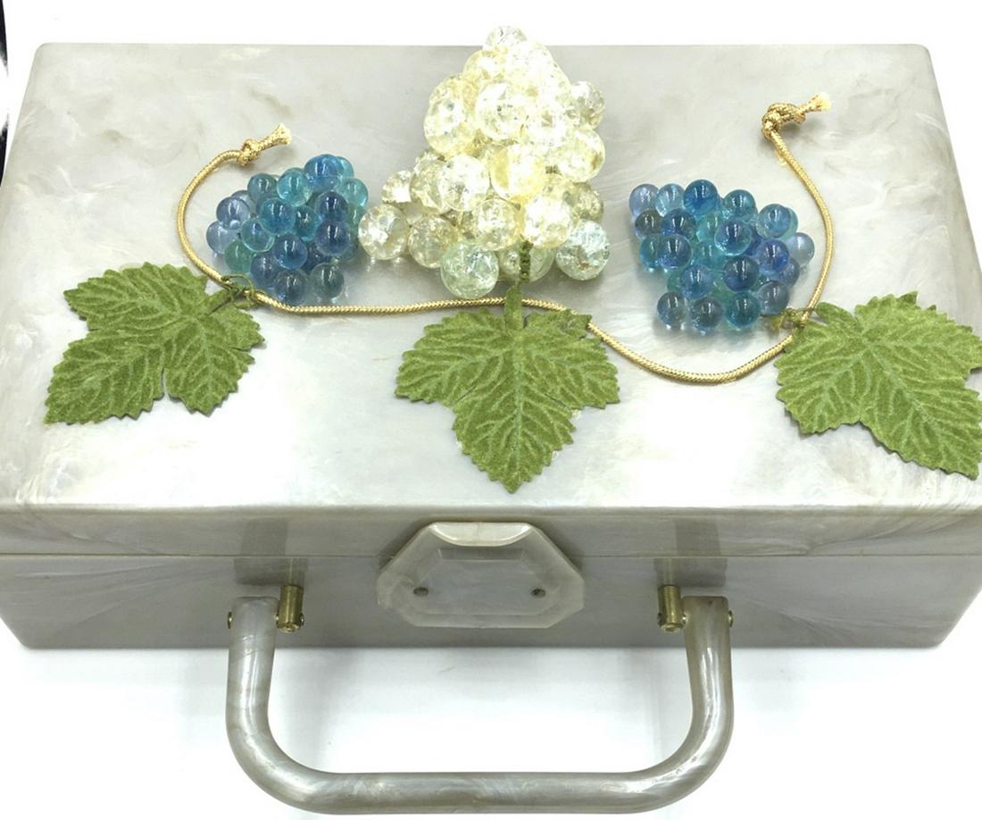 VINTAGE PLASTIC PURSE (1 of 2)