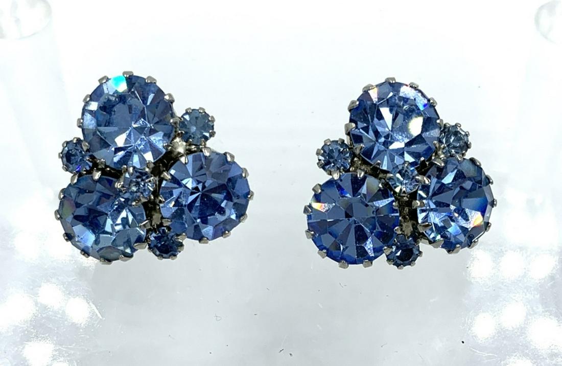 SIGNED WEISS BLUE RHINESTONE CLIP BACK EARRINGS (1 of 1)