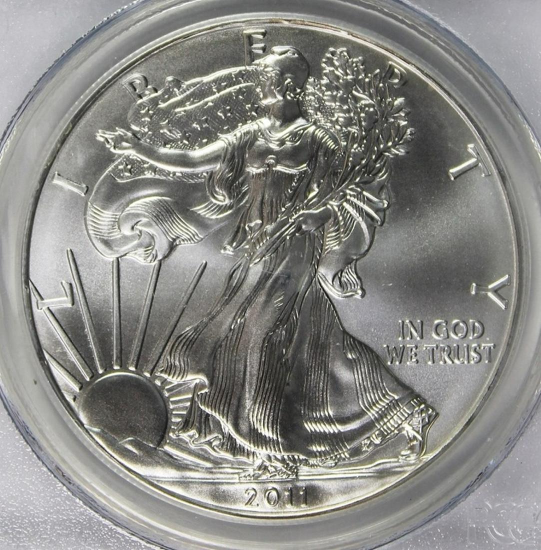 2011 AMERICAN SILVER EAGLE (1 of 4)