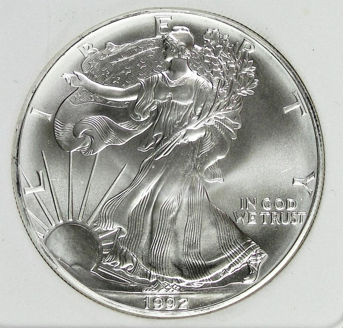 1992 AMERICAN SILVER EAGLE (1 of 4)