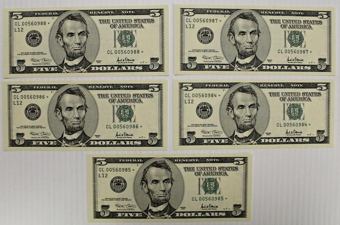 FIVE 2001 $5.00 FEDERAL RESERVE STAR NOTES: (1 of 2)