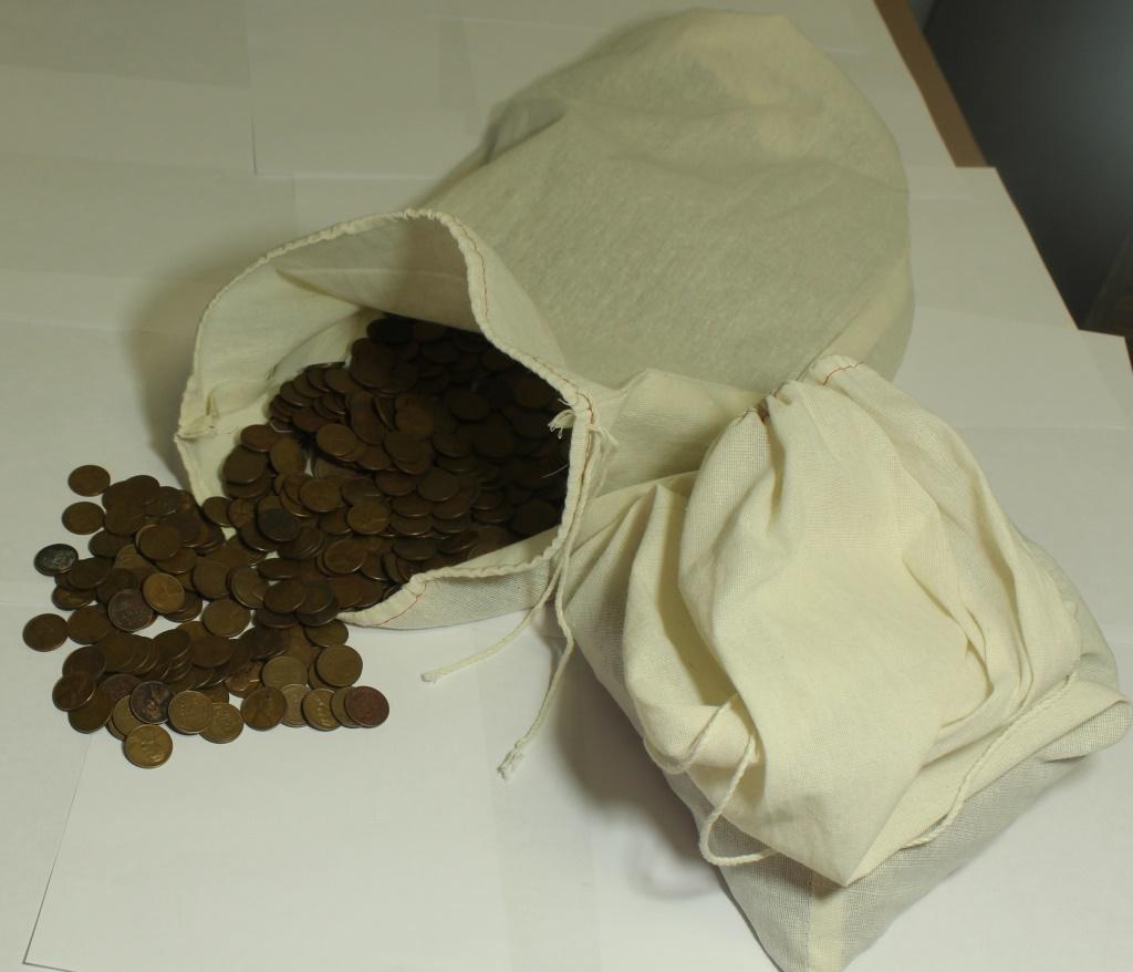 BAG OF 5000 COUNT WHEAT CENTS, 1958 & OLDER: GUARANTEED TO CONTAIN ONE OF THESE RANDOMLY THROWN IN KEY & SEMI-KEY CENTS: 1909-S, 1909-S VDB, 1910-S, 1911-S, 1912-S, 1913-S, 1914-D, 1914-S, 1915-S, 1922-D, 1924-D, 1926-S, OR 1931-S. WE ARE THROWI