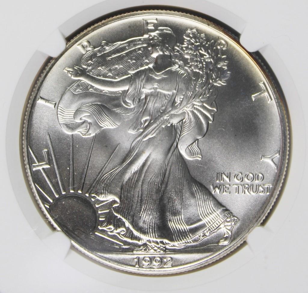1992 AMERICAN SILVER EAGLE (1 of 4)