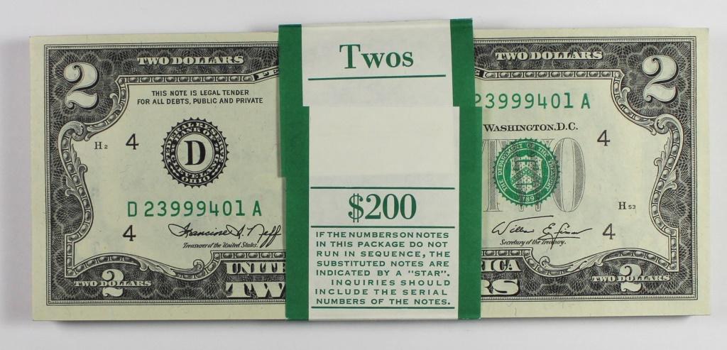 ORIGINAL BUNDLE OF 100 PIECES OF 1976: $2.00 BILLS CLEVELAND WITH ORIGINAL WRAPPER; SUPER GEMS ALL IN CONSECUTIVE SERIAL NUMBERS! NOTES IN GEM UNC SELL FOR $15.00 EACH! ESTIMATE: $1500-$2000
