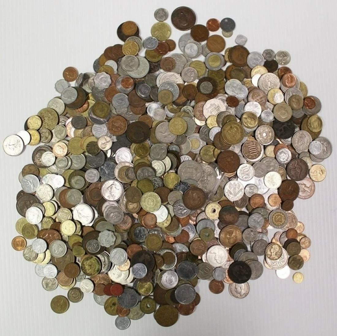 10 POUNDS FOREIGN COINS (1 of 1)