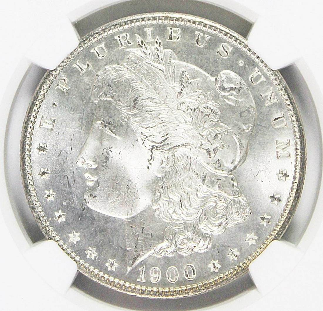 1900 MORGAN SILVER DOLLAR (1 of 4)