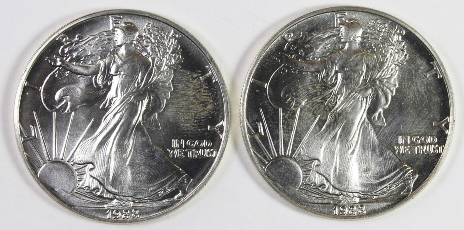 (2) 1988 AMERICAN SILVER EAGLES (1 of 2)
