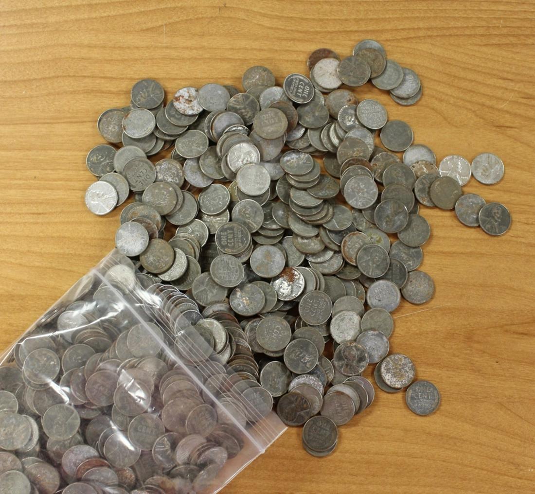 (1000) LINCOLN STEEL WHEAT CENTS: 1943 LINCOLN STEEL CENTS. SOME DAMAGE AND RUST. WE ONLY COUNTED THEM. ESTIMATE: $100-$150