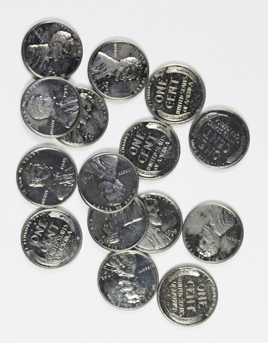 (5) 1943 STEEL LINCOLN CENT SETS: THREE SETS INCLUDING THE P, D, AND S MINT MARKS. BU! ESTIMATE: $100-$150