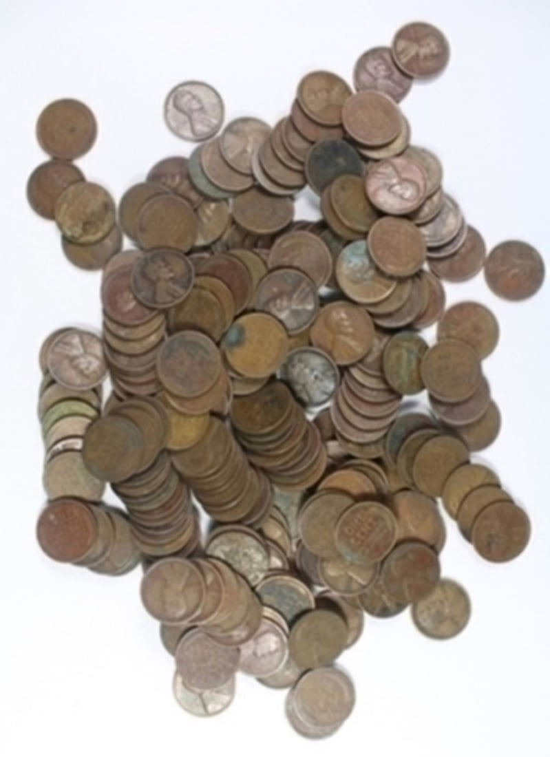 (200) DAMAGED LINCOLN WHEAT CENTS: SHOW SOME WEAR, RUST OR CORROSION. ESTIMATE: $30-$50