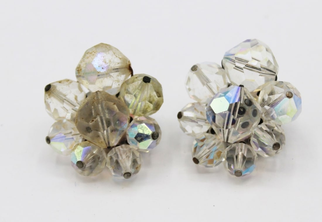 VINTAGE JONNE AURORA BOREALIS CLUSTER EARRINGS: CLIP BACK STYLE. 1950'S - 1960'S. ESTIMATE: $1-$50