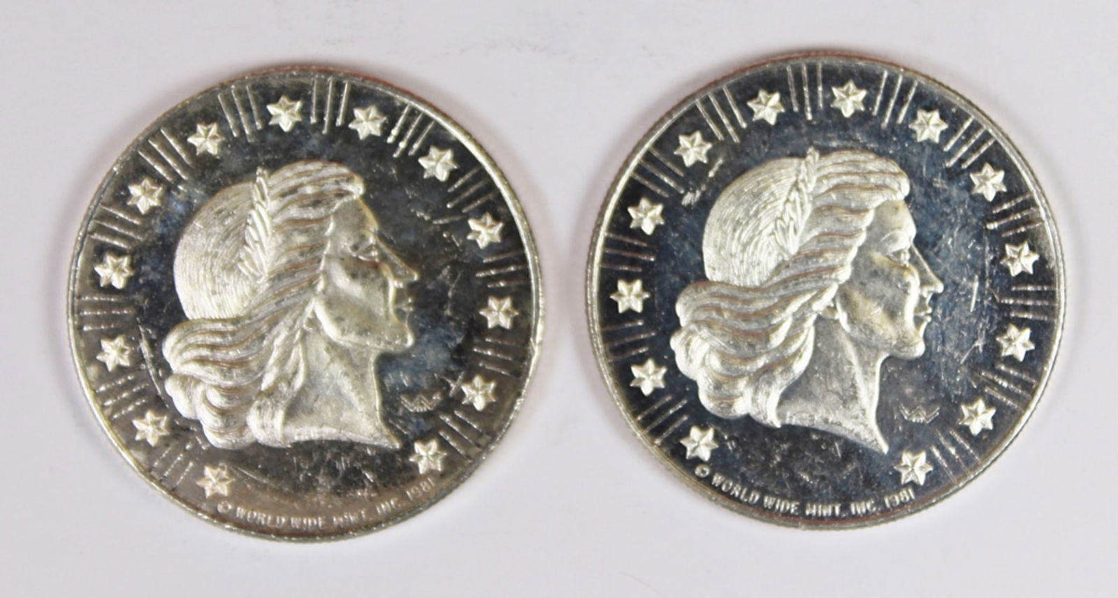 (2) 1 OZ SILVER ROUNDS (1 of 2)