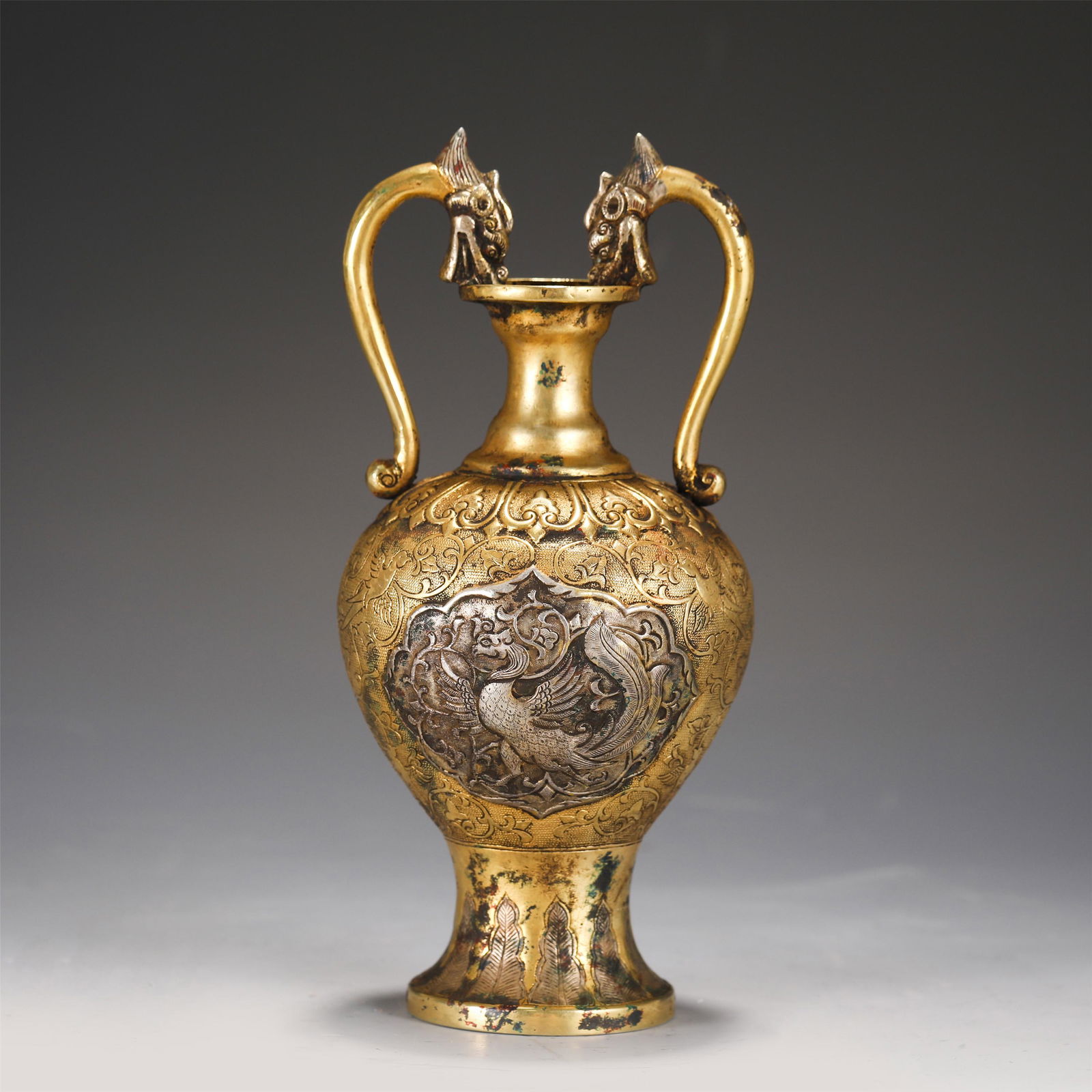 A CHINESE GILT BRONZE DOUBLE DRAGON HANDLE VASE (1 of 8)