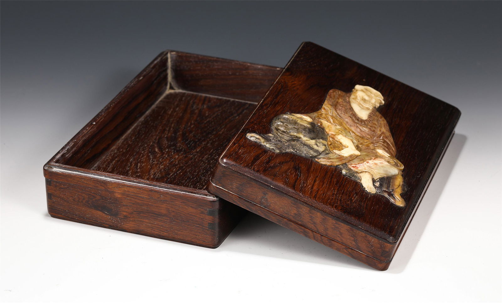 A HUANGHUALI RECTANGULAR BOX WITH COVER (1 of 7)