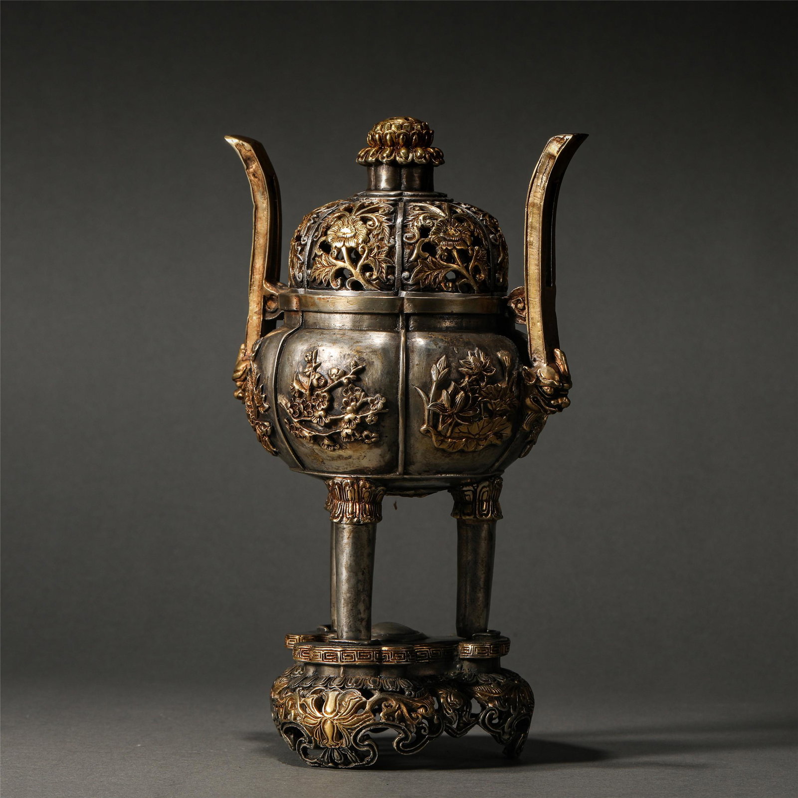 A SILVER GILT TRIPOD INCENSE BURNER WITH STAND (1 of 10)