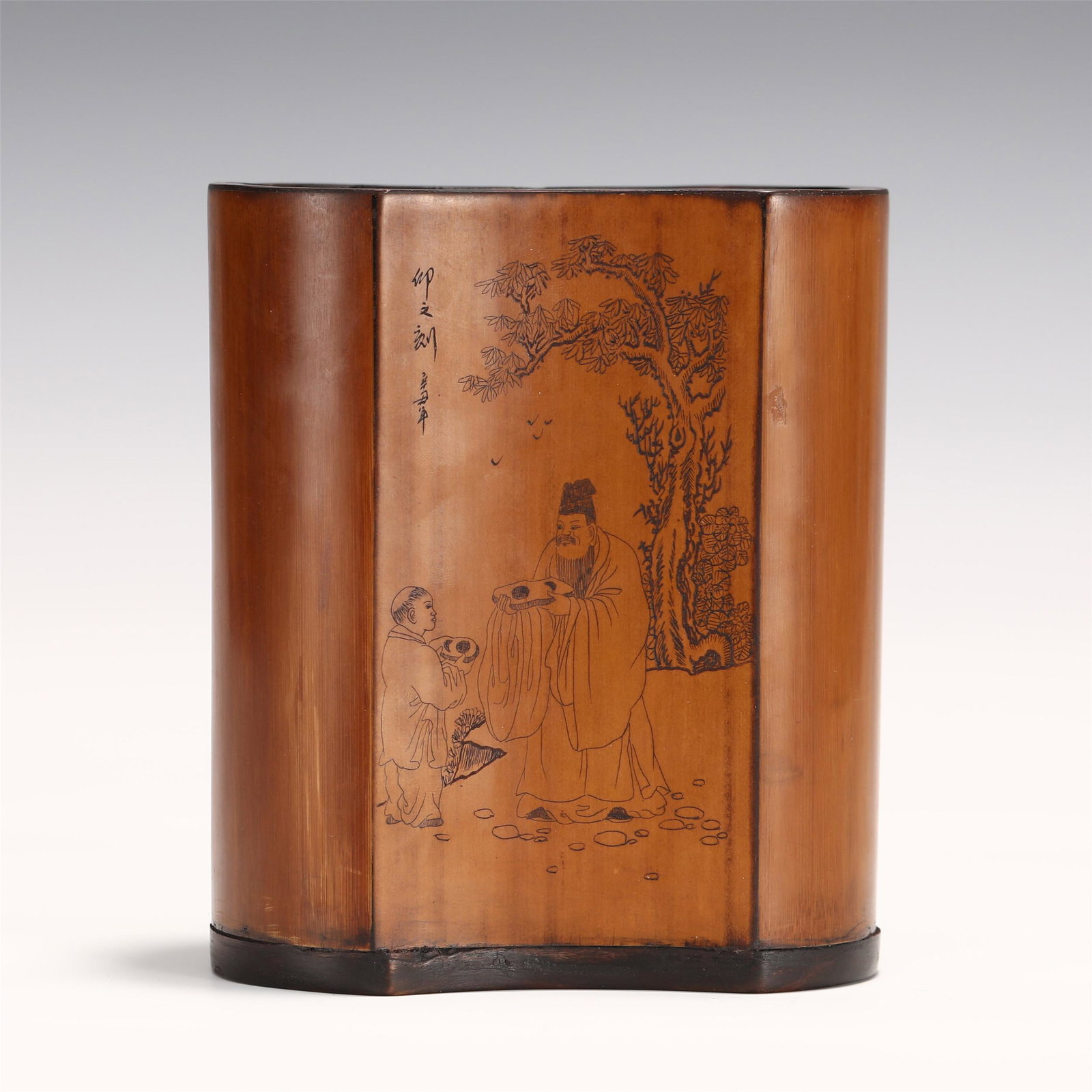 AN INCISED FIGURAL STORY BRUSH POT: AN INCISED FIGURAL STORY BRUSH POT Incised figural story at exterior, signed. Dimension: L. 13.5 cm. W. 7.5 cm. H. 15.5 cm. Weight 380 gram.