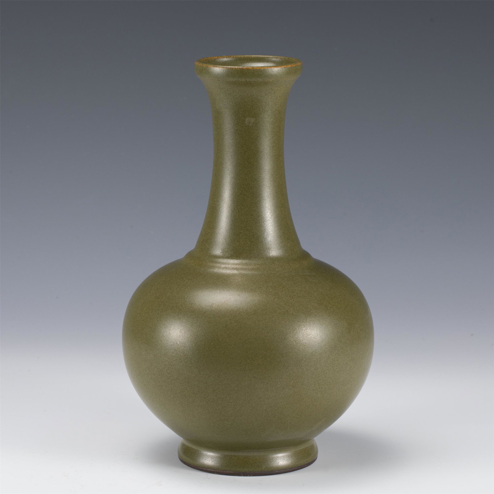 A CHINESE TEA-DUST GLAZE BOTTLE VASE (1 of 10)