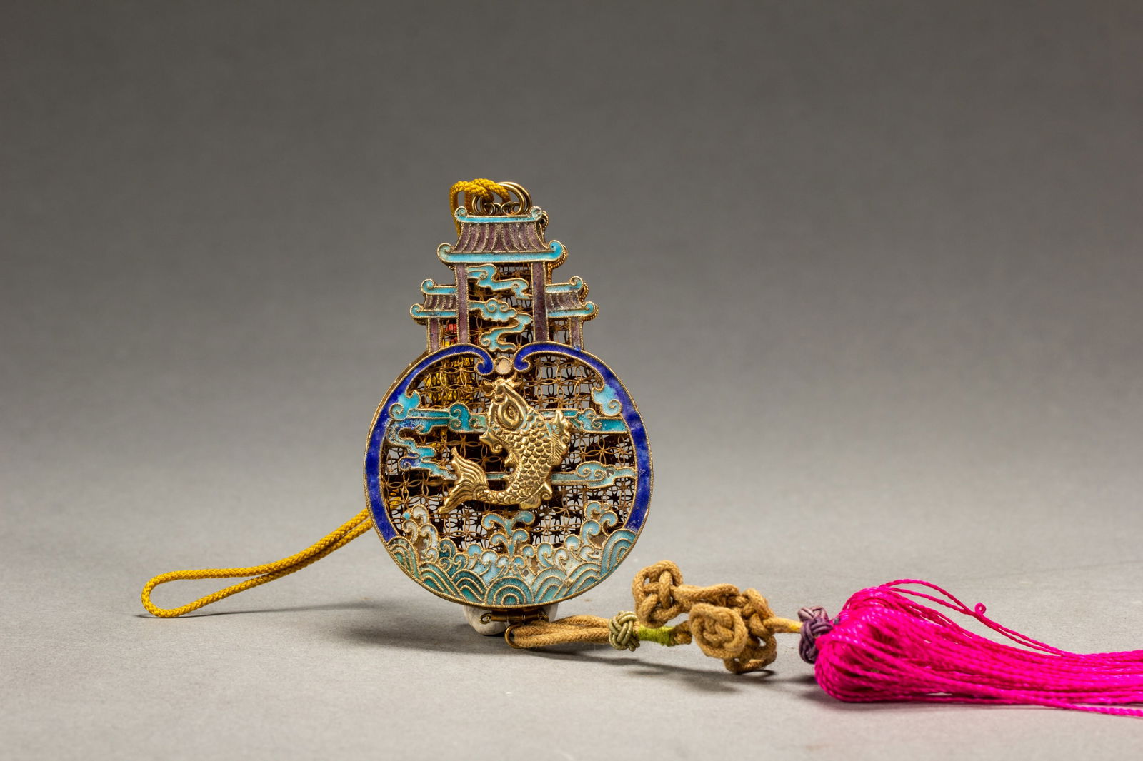 A CHINESE ENAMELED SILVER-GILT POMANDER CASE (1 of 9)