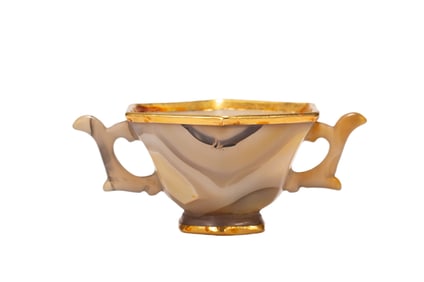 A CARVED AGATE CUO WITH HANDLES