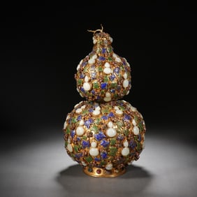 A HARDSTONES INLAID BRONZE-GILT DOUBLE GOURDS VASE