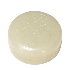 A CARVED WHITE JADE BOX WITH COVER