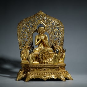 A FINE AND RARE BRONZE-GILT VAIROCANA