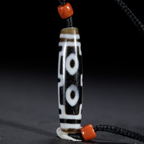 A TIBETAN DZI BEAD