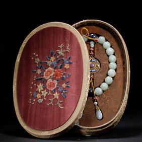 A CHINESE IMPERIAL WHITE JADE PRAYER BEADS