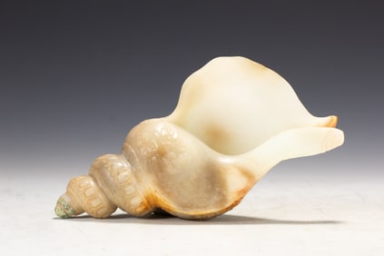 A VERY RARE CHINESE IMPERIAL WHITE JADE CONCH