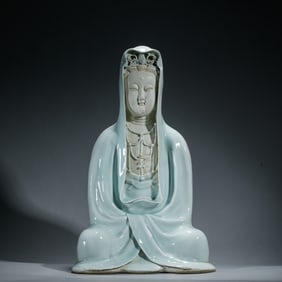 A HUTIAN-TYPE SEATED GUANYIN