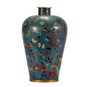 A CLOISONNE ENAMEL VASE MEIPING