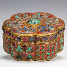 A HARDSTONES INLAID BRONZE-GILT BOX WITH COVER