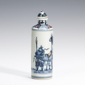 A CHINESE UNDER GLAZE BLUE AND COPPER RED SNUFF BOTTLE