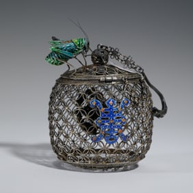 A FINE ENAMELED SILVER CRICKET CASE