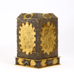 A RARE BRONZE-GILT SEAL BOX WITH COVER