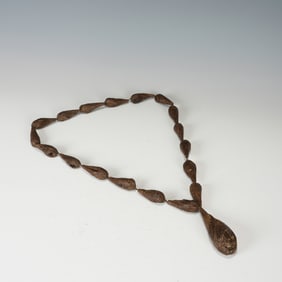 AN ALOESWOOD CHENXIANG NECKLACE