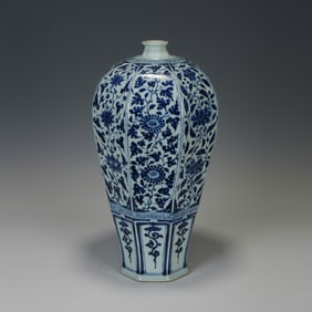 A BLUE AND WHITE VASE MEIPING