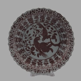 A CHINESE UNDERGLAZE RED PORCELAIN DISH,MING